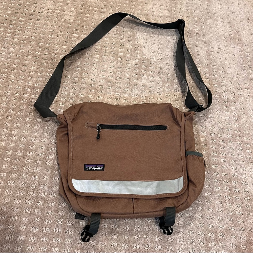 Patagonia mini messenger bag